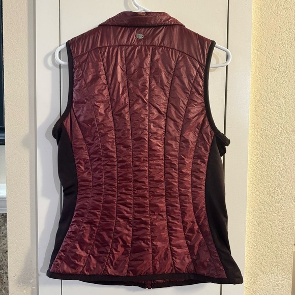 Athleta Vail Women’s Vest in Cherrywood Lightweight Puffer Size Medium - Picture 5 of 9